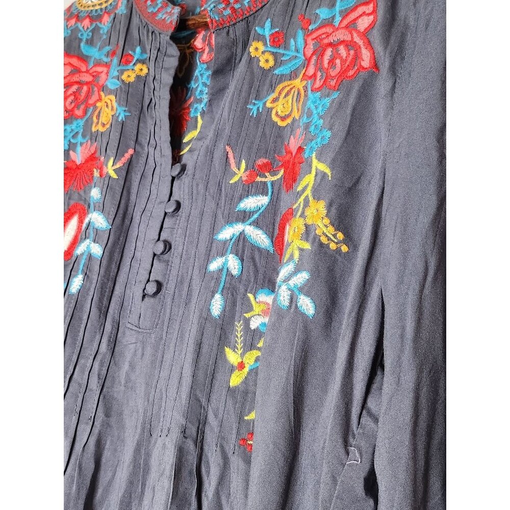 Madeline Sparklestein Gray Tunic blouse Beautiful Embroidery and Cloth buttons S